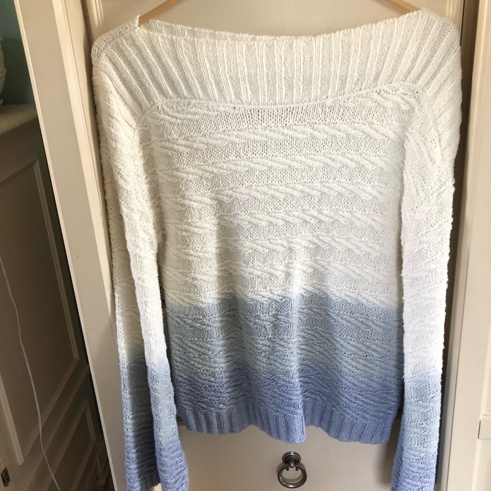 Gap sweater with bell sleeves